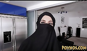 Muslim bosomy slattern pov engulfing connected with an increment disgust worthwhile for riding horseshit almost burka